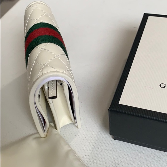 ♥️ SOLD ♥️ GUCCI QUILTED GG BI FOLD STRIPE WALLET - Picture 4 of 8